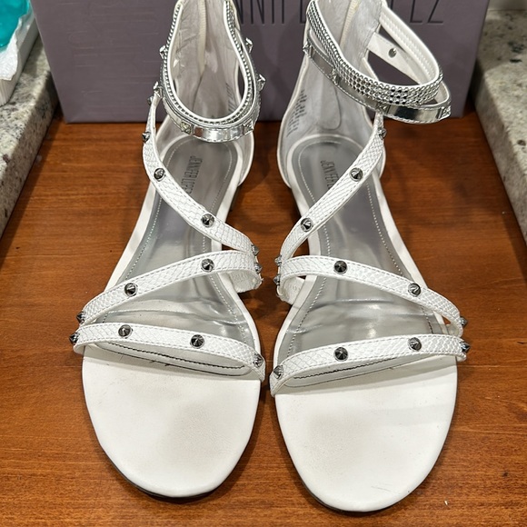 Jennifer Lopez sz 10 Libby Flat Sandal - Picture 2 of 5